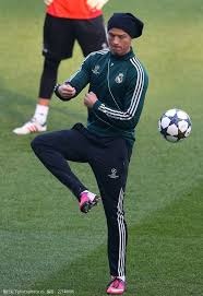 亚当·沃顿的欧冠梦：曼联的挑战与机遇