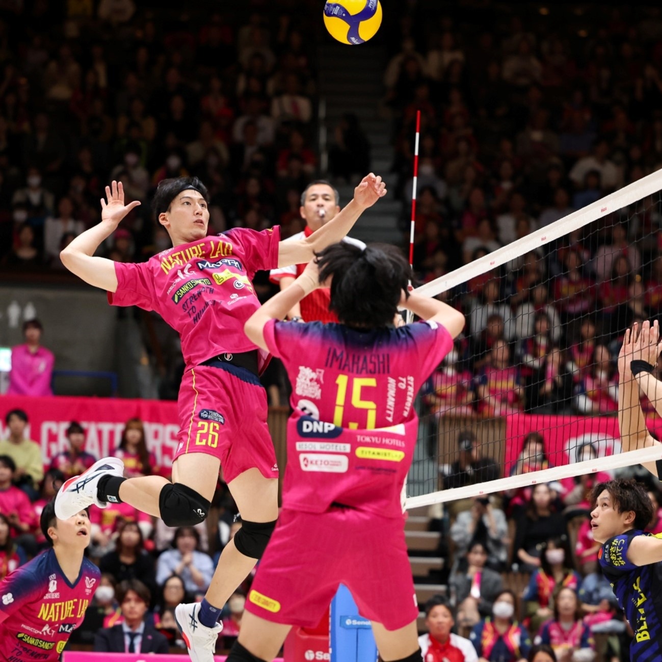 英超半场：达姆斯高、弗莱明造险，布伦特福德0-0伯恩利